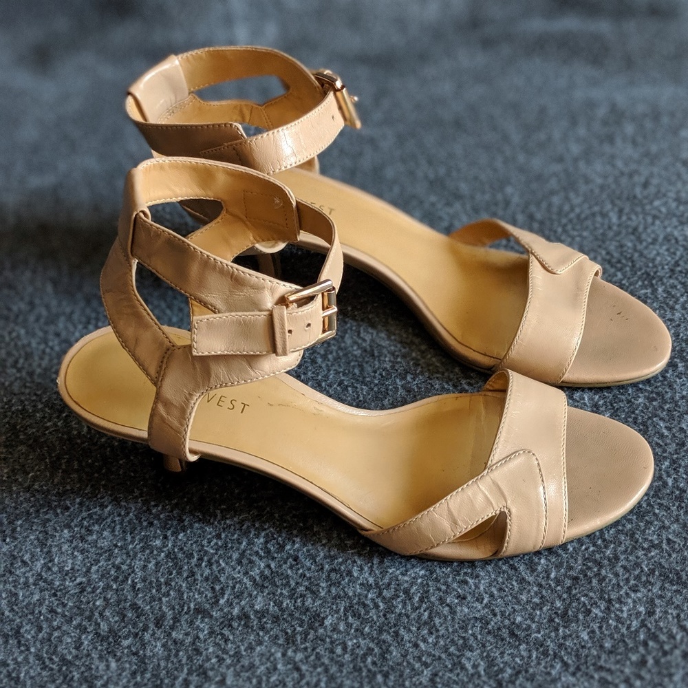 🌹sale🌹NINE WEST NUDE KITTEN HEEL SANDAL